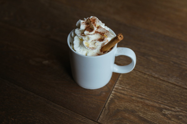 Recept Pryanogo goryachego shokolada s koricej
